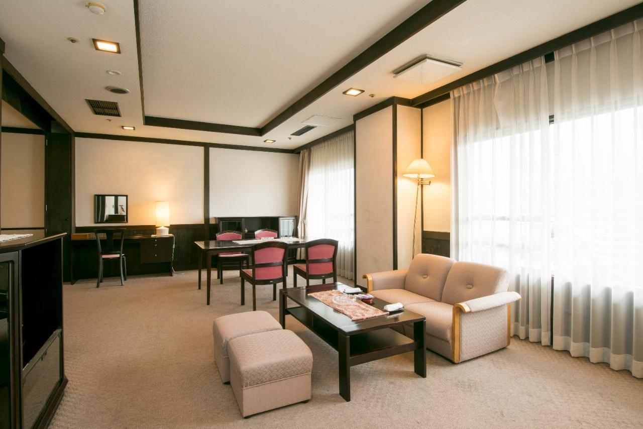 Isawa Tokiwa Hotel Fuefuki Exterior foto